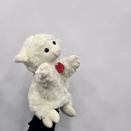 دمية خروف أبيض