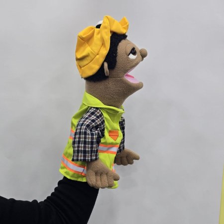 دمية عامل بناء